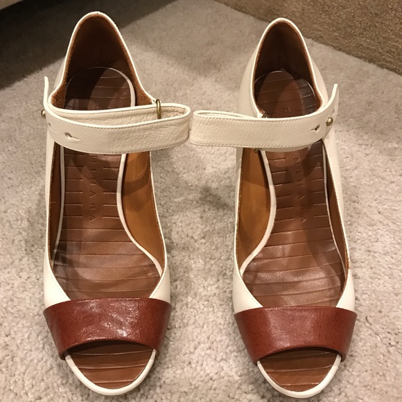 Chie Mihara Beige and Brown Leather Heels - Picture 2 of 5